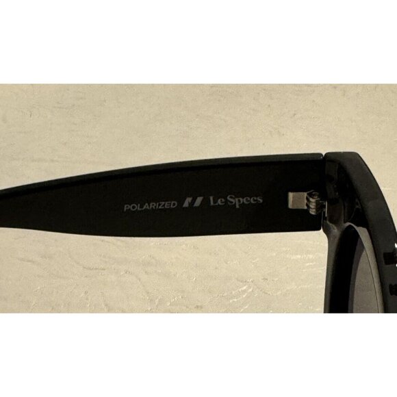 Matriarch Le Specs Sunglasses 1902000 Polarized Lenses Frames Black 49 26 145 main image 5